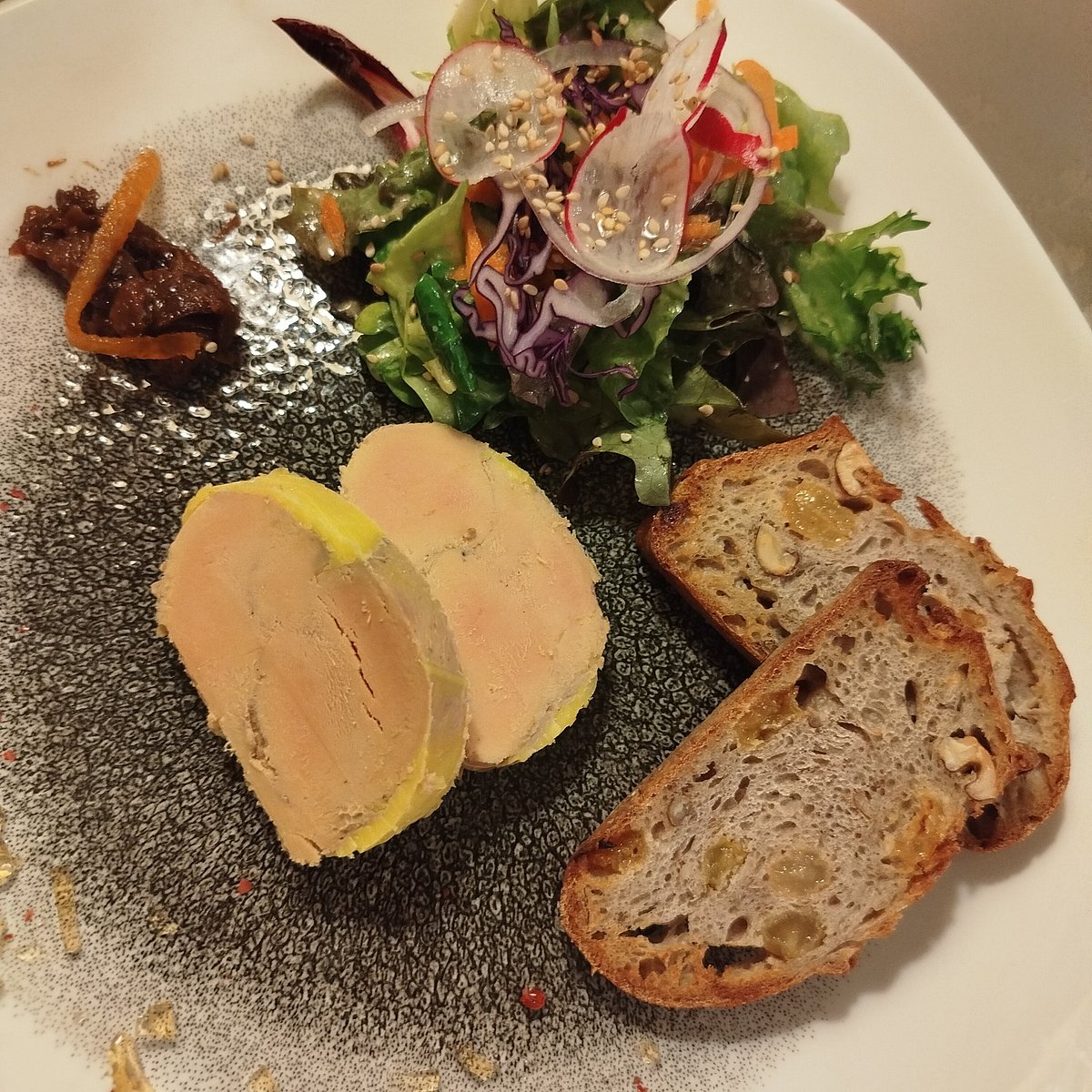 Gourmet plate with foie gras from the South-West