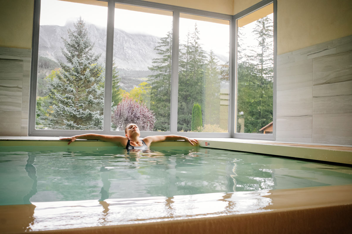 Piscine chauffée et vue montagne