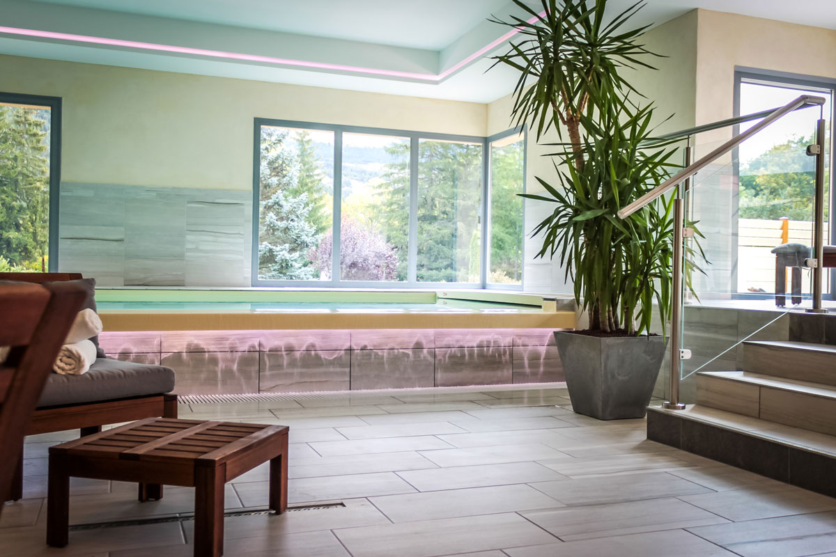 Piscine intérieure et spa