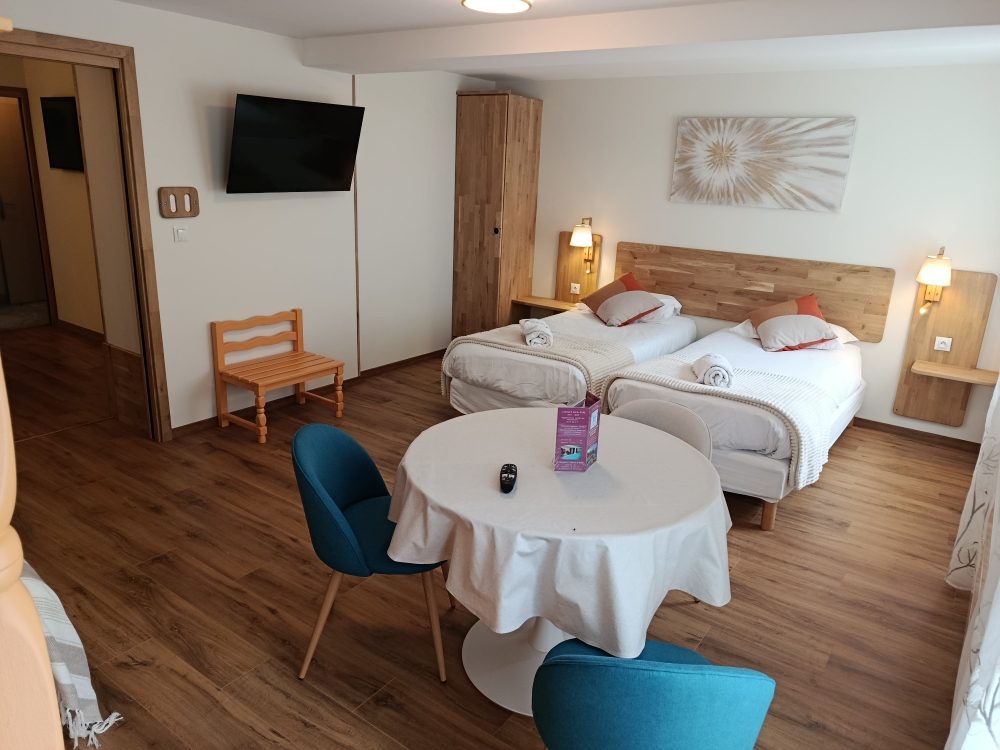Suite familiale, lits jumeaux et espace repas